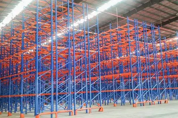 Kệ Double Deep Thành Đạt – Hệ thống kệ lưu trữ hai hàng pallet sâu, tối ưu diện tích kho hàng.
