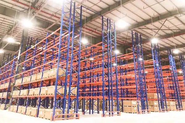 Kệ Selective Thành Đạt – Kệ pallet đa năng, dễ dàng lấy hàng từng vị trí trong kho.