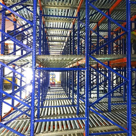 Kệ con lăn kho hàng, hệ thống kệ trượt FIFO tự động giúp tối ưu lưu trữ và tiết kiệm không gian kho công nghiệp.