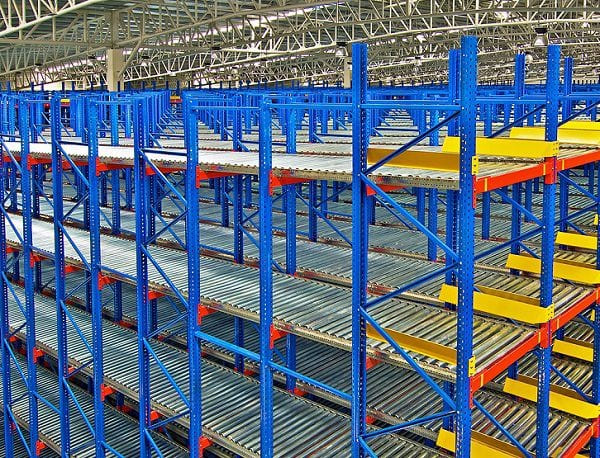 Giá kệ con lăn Thanh Đạt, hệ thống kệ trượt FIFO giúp hàng hóa tự trượt, tối ưu diện tích và nâng cao hiệu quả kho hàng.