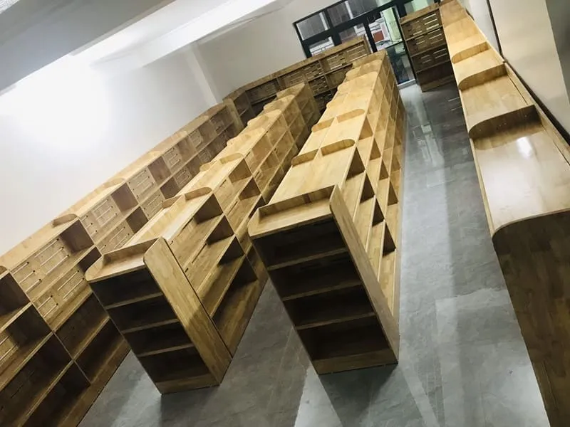 Giá kệ gỗ nhà sách Thành Đạt thiết kế nhiều tầng, chất liệu gỗ cao cấp, bền đẹp và phù hợp trưng bày sách, truyện trong không gian hiện đại.