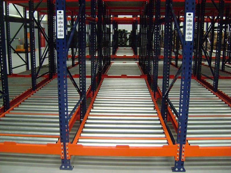 Giá kệ con lăn Thanh Đạt, hệ thống kệ trượt FIFO giúp hàng hóa tự trượt, tối ưu diện tích và nâng cao hiệu quả kho hàng.